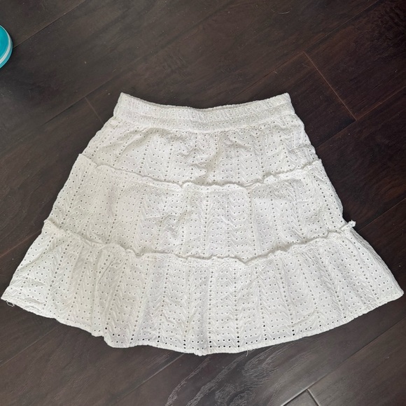 Vintage-Inspired White Eyelet Skirt | Cottagecore Boho Ruffle Mini L festival - Picture 2 of 4